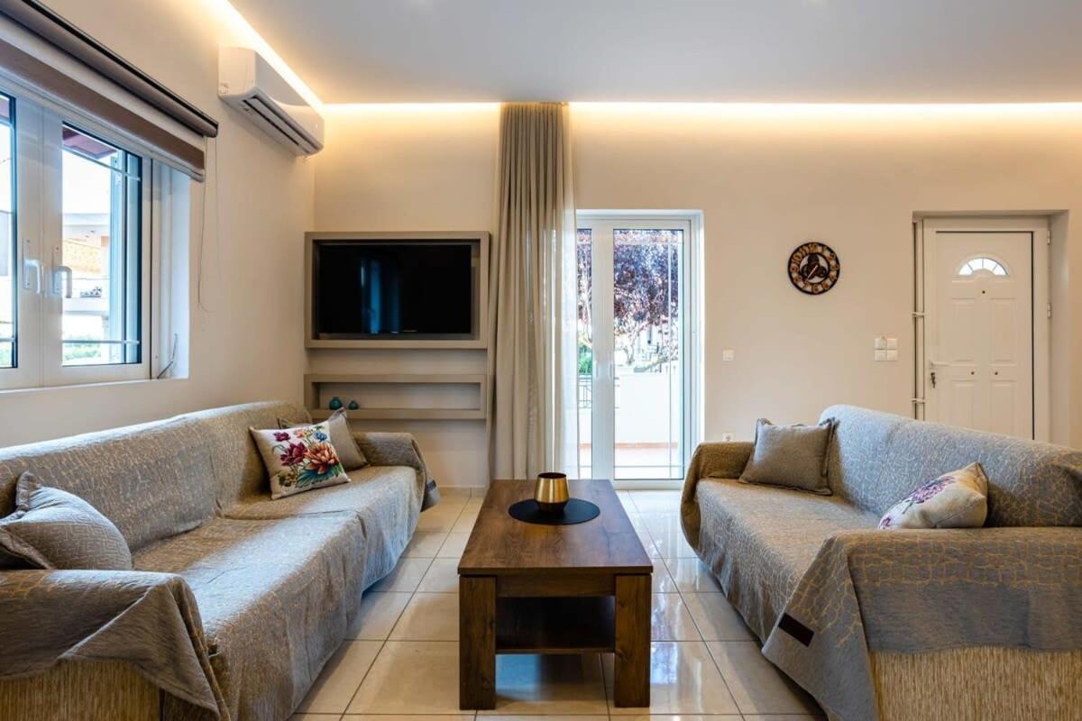 Filiatra Downtown Cozy Retreat - Homely Vibes Exterior foto