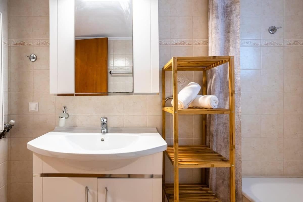 Filiatra Downtown Cozy Retreat - Homely Vibes Exterior foto
