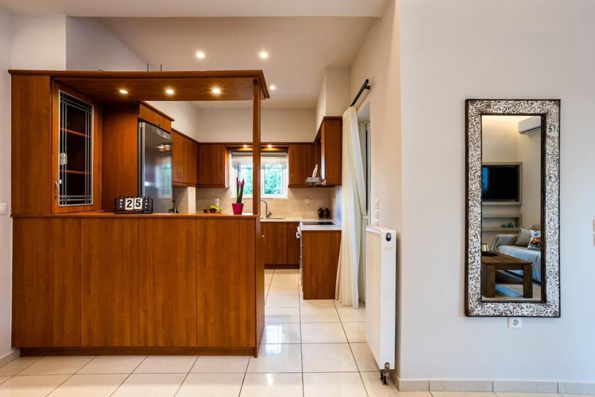 Filiatra Downtown Cozy Retreat - Homely Vibes Exterior foto